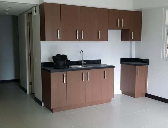 42sqm Studio Serendra For Rent