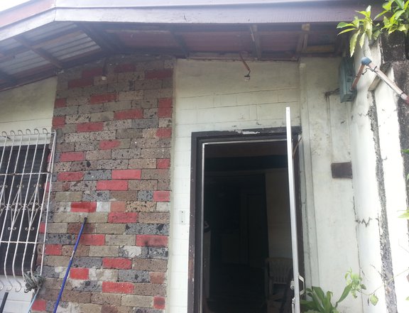 Pre-Owned 3-Bedroom Single Attached Old House and lot For Sale in Marikina