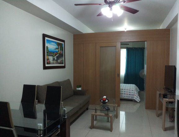 32 sqm fully furnished condominium unit at Shell Residences