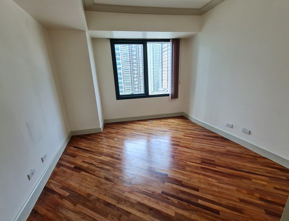 2BR for Rent in Amorsolo Rockwell