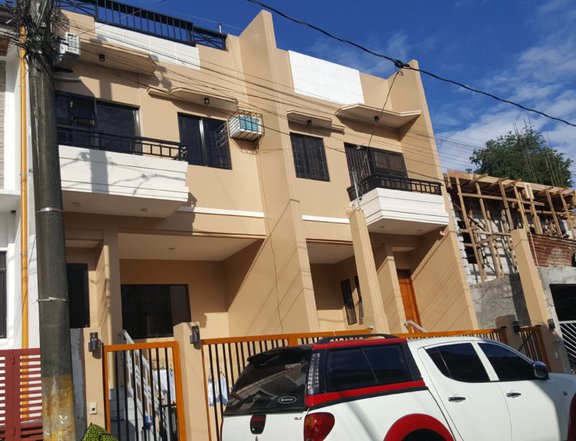 2 Storey Affordable Classic Townhouse in Antipolo PH2484