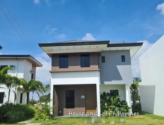 3 bedrooms Single Detached House and Lot Along the highway LIPA CITY