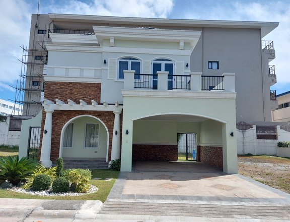 Fully Furnished House in Versailles Alabang