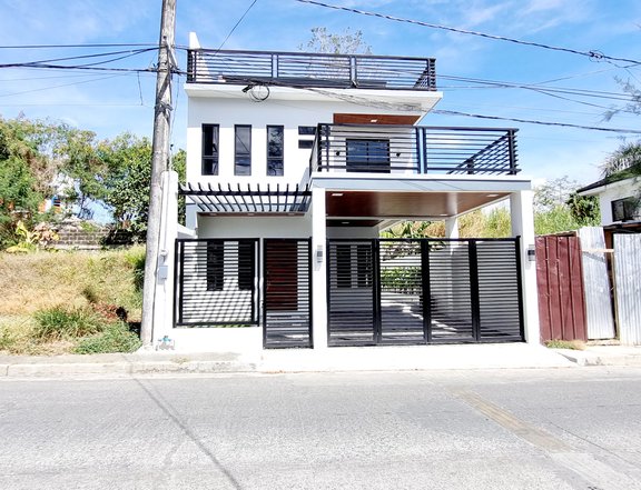5-bedroom Single Attached House For Sale in Marikina Metro Manila