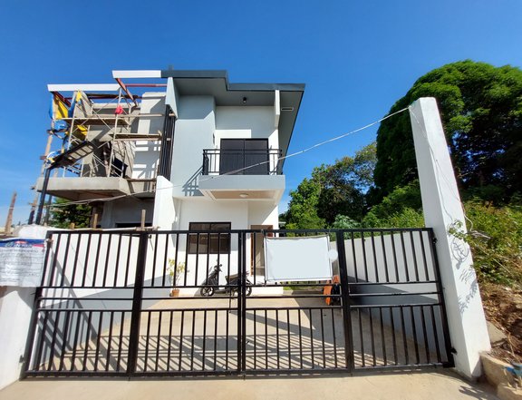 4 Bedroom Duplex House and Lot for Sale in Upper Antipolo