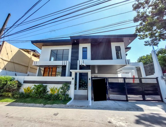 5-bedroom Single Detached House For Sale in Parañaque Metro Manila