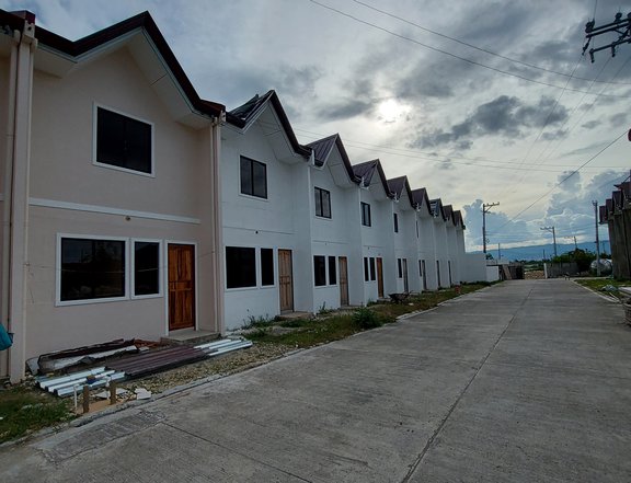 Ready for Occupancy 2bedroom Townhouse For Sale in Lapu-Lapu Cebu