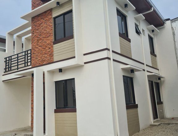 4 bedrooms Single Attached Sto. Tomas Batangas, RFO and NON-RFO