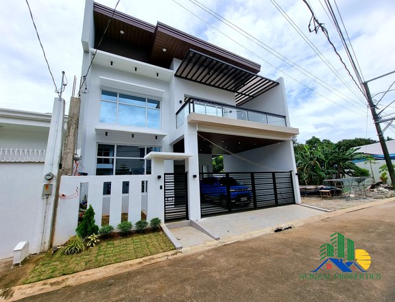 HIGH CEILING House and Lot for Sale in Antipolo , Single Attached