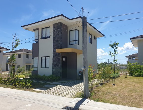 Pre selling Single Detached House For Sale in Vermosa Imus Cavite