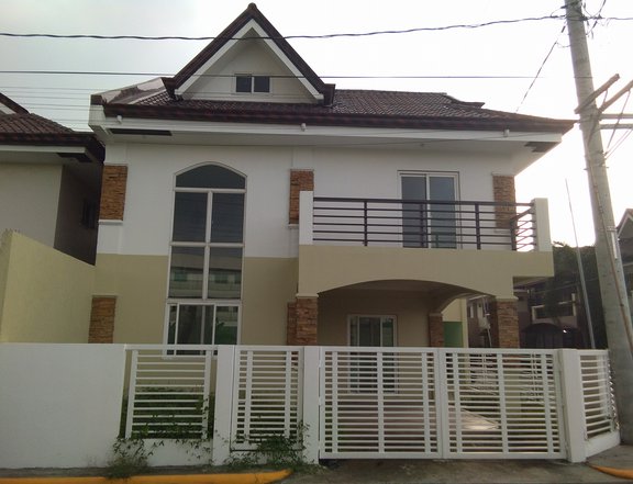 3BR House and Lot in Bacoor Cavite near  Near in St.Dominic hospitals