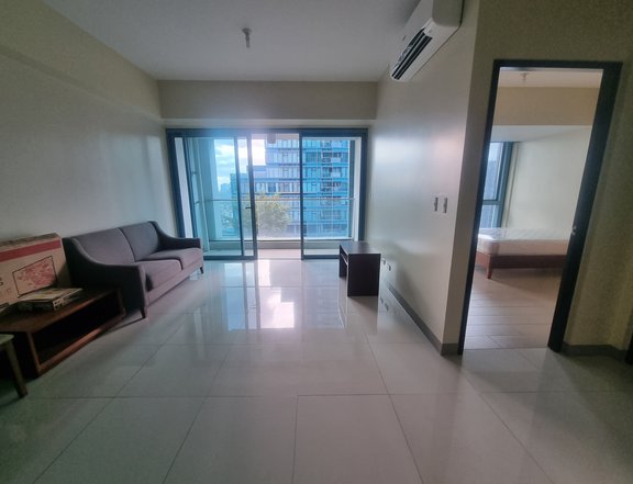 RFO 1BR 70SQM Rent to Own Condo UPTOWN BGC 10%Dp move In