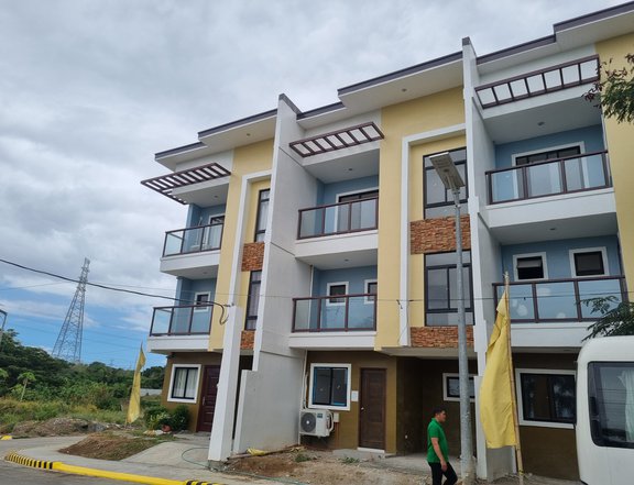 4-bedroom Townhouse For Sale in Dasmarinas Cavite near SM Mall