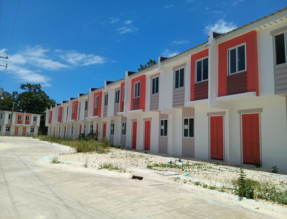 2-Storey Townhouse For Sale in Dauis Bohol (Preselling & Ready for Occupancy)