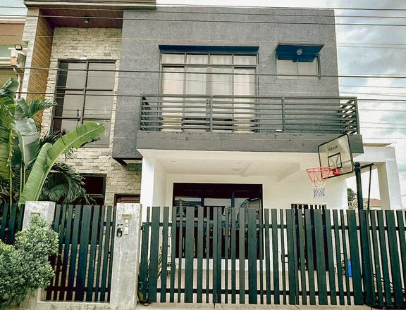 Pre-Owned 4BR Single Attached House For Sale in Angeles Pampanga