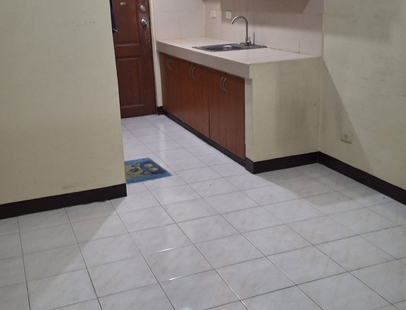 Pre-Owned 27.00 sqm 1-bedroom condo Apartment For Sale in Makati