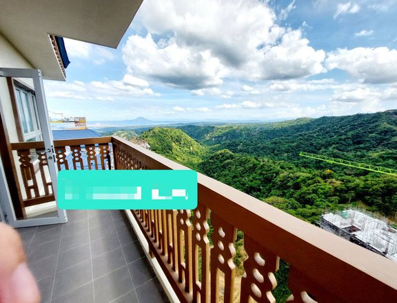 Penthouse 1BR Unit at The Manor Twin Lakes