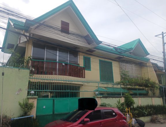 180 sqr mtrs house and lot