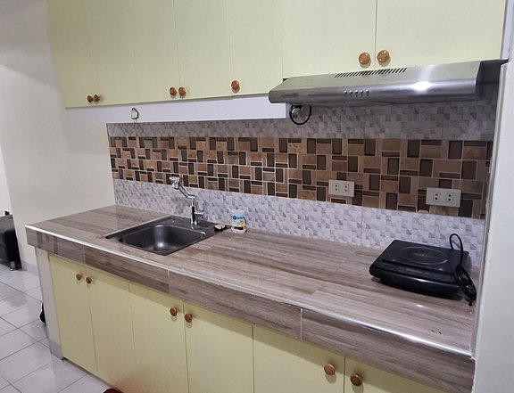 Pre-Owned 43.70 sqm 1-bedroom Residential Condo For Sale in Makati
