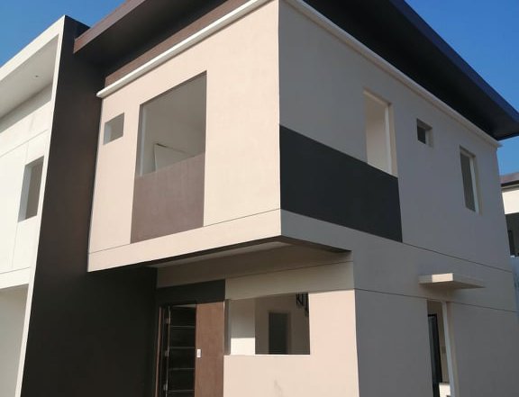 Solviento Villas Complete Townhouse for Sale Bacoor Boulevard 21k mont