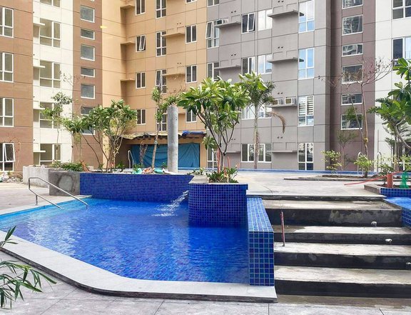 Corner Unit 2 Bedrooms 50 sqm in Pioneer Mandaluyong near SM Megamall