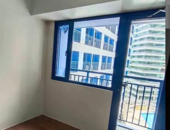 Ready for Occupancy 1br w/ balcony condo in Makati - Air Residences