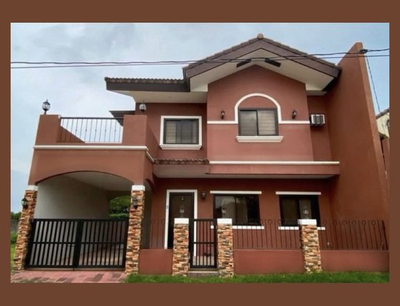 5BR House and Lot in Vita Toscana (Bacoor, Cavite)