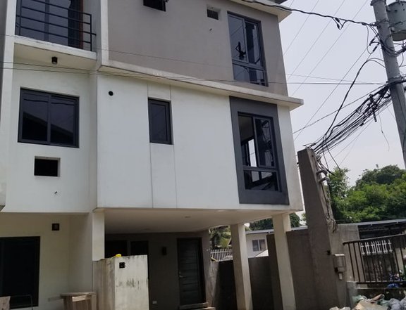 BALAI TOWNHOUSE FOR SALE NEAR MINDANAO AVENUE QUEZON CITY