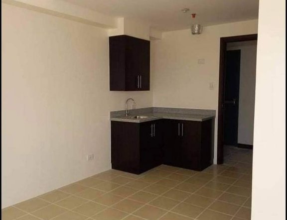 Condo in Mandaluyong walking distance from Megamall start's at P13000