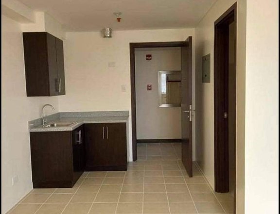 Condo beside Landcaster Hotel in Mandaluyong Edsa for only P13000 ma.