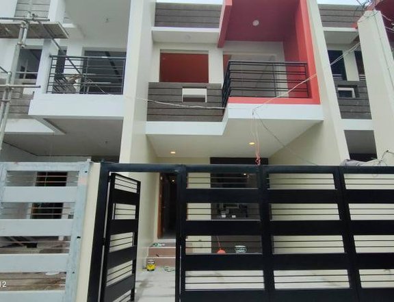 3BR Modern Townhouse For Sale in Bf Homes Parañaque
