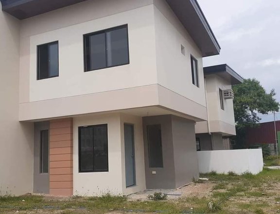 3Bedrooms Single Attach House for sale near Southwoods exit