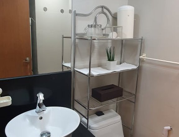 1 Bedroom with Parking for Rent or Sale in Greenbelt Madison Makati