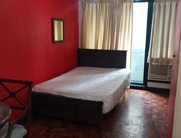 Studio Unit with Balcony for Rent in Makati City