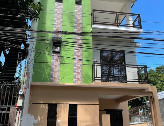 3 Storey Pre-Selling Modern Townhouse West Fairview QC PH2708