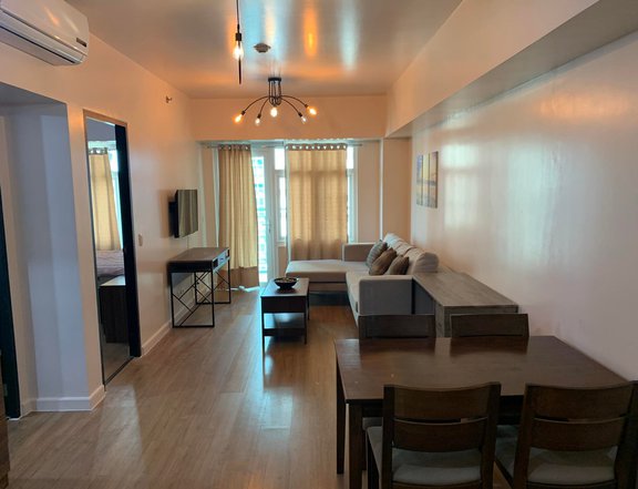 FOR SALE 1 Bedroom unit in Two Serendra BGC