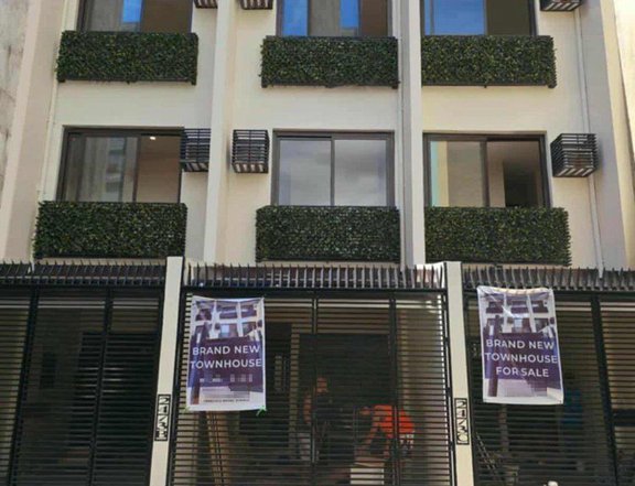 BRAND NEW FULLY FURNISHED TOWN HOUSE FOR SALE
