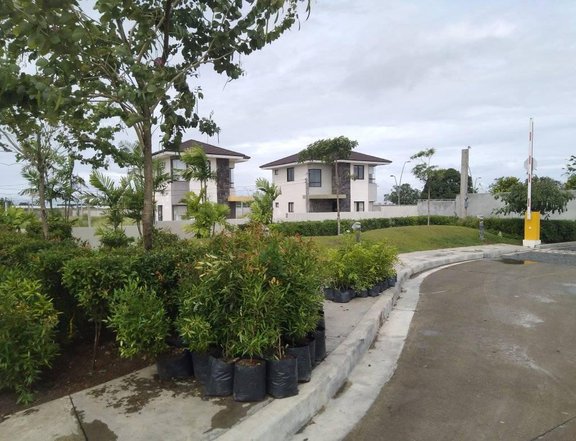 3-bedroom Single Detached House For Sale in Imus Cavite Parklane
