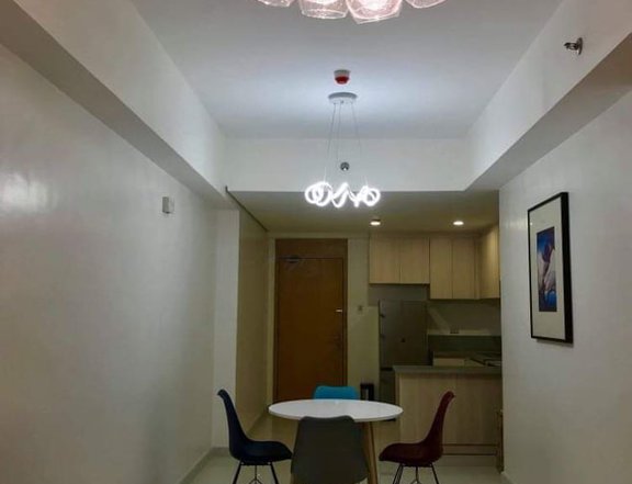 1 Bedroom Unit with Utility Room for Rent in Signa Residences Makati