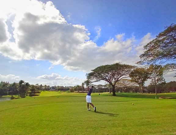896 Sqm Lot For Sale at Mount Malarayat Golf And Country Club - Lipa