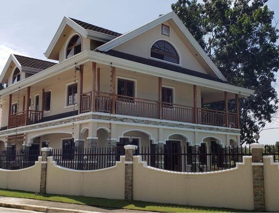 6-bedroom Fairway House For Sale in Pueblo Golf Estates Cagayan de Oro