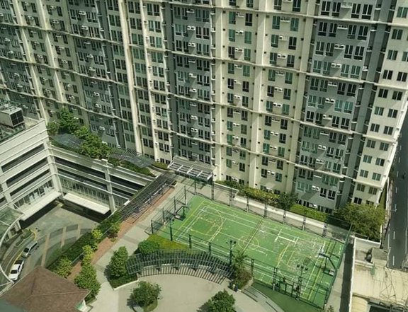 Complete Amenities 2-BR 38 sqm Bare Unit facing Ayala and BGC
