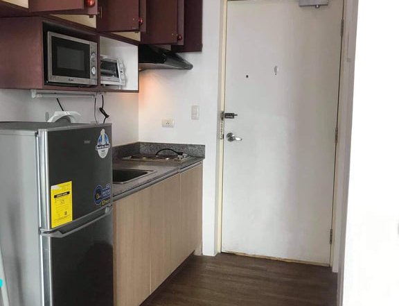 Studio Unit for Rent in The Linear Makati City
