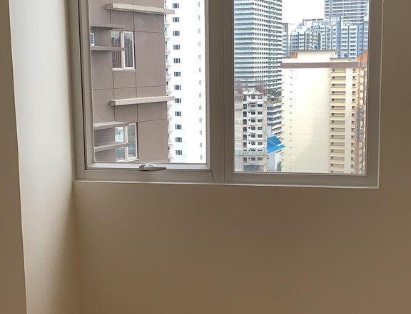 Corner Unit 2-BR 50 sqm P25,000 monthly Rent to Own in Mandaluyong