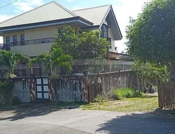 4-bedroom House For Sale By Owner in San Pedro Laguna