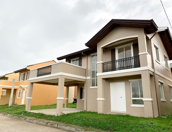 5-bedroom Single Attached House For Sale in Alfonso Cavite