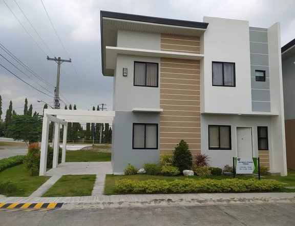 3 Bedroom Single Attached House and Lot For Sale in San Fernando Pamp.