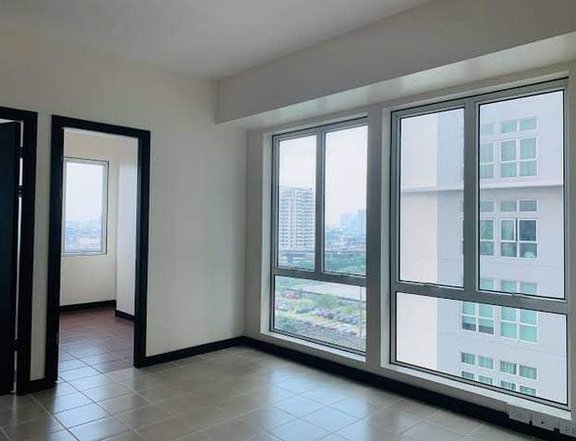 For Sale 2 Bedrooms Condo in Makati 30k/ Month Fast Move in