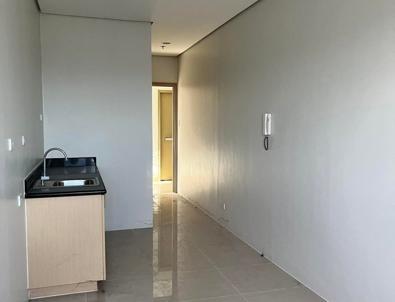 Studio Penthouse Unit for Sale in Grass Residences Tower 4 QC