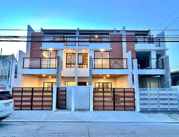 5 Bedrooms House and Lot In Las Pinas City